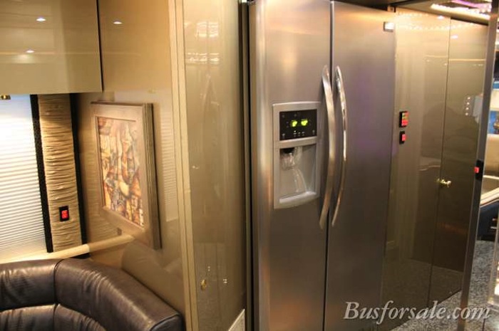 2006 Prevost Featherlite H3-45 For Sale