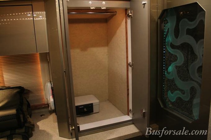 2006 Prevost Featherlite H3-45 For Sale