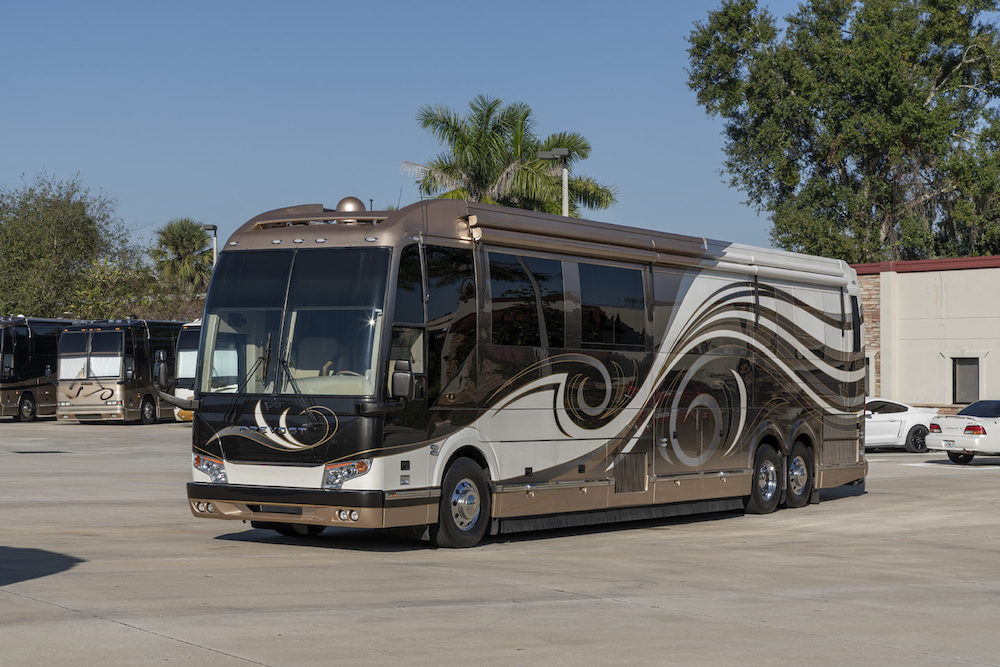 2006 Prevost Featherlite H3-45 For Sale