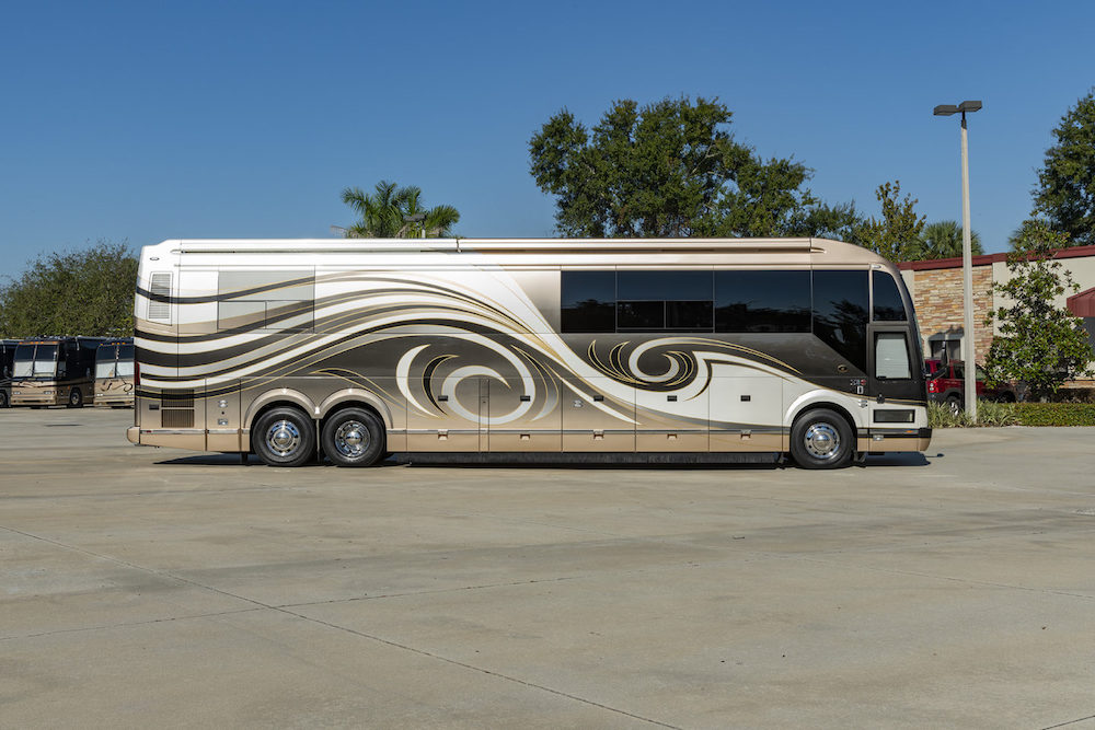 2006 Prevost Featherlite H3-45 For Sale