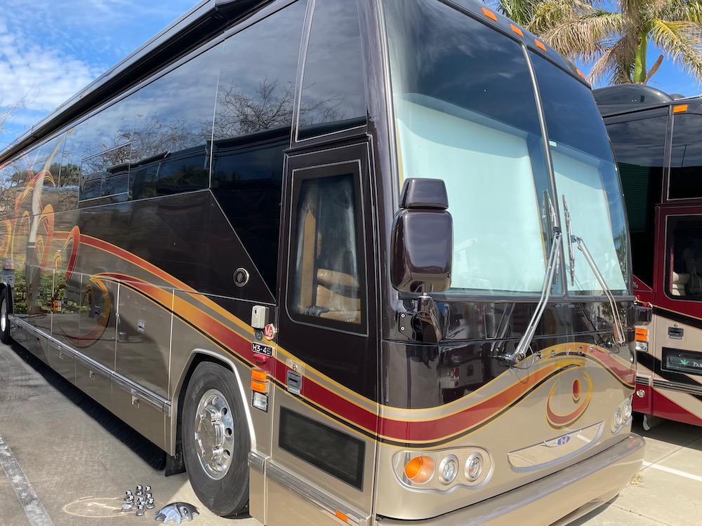 2006 Prevost Featherlite H3-45 For Sale