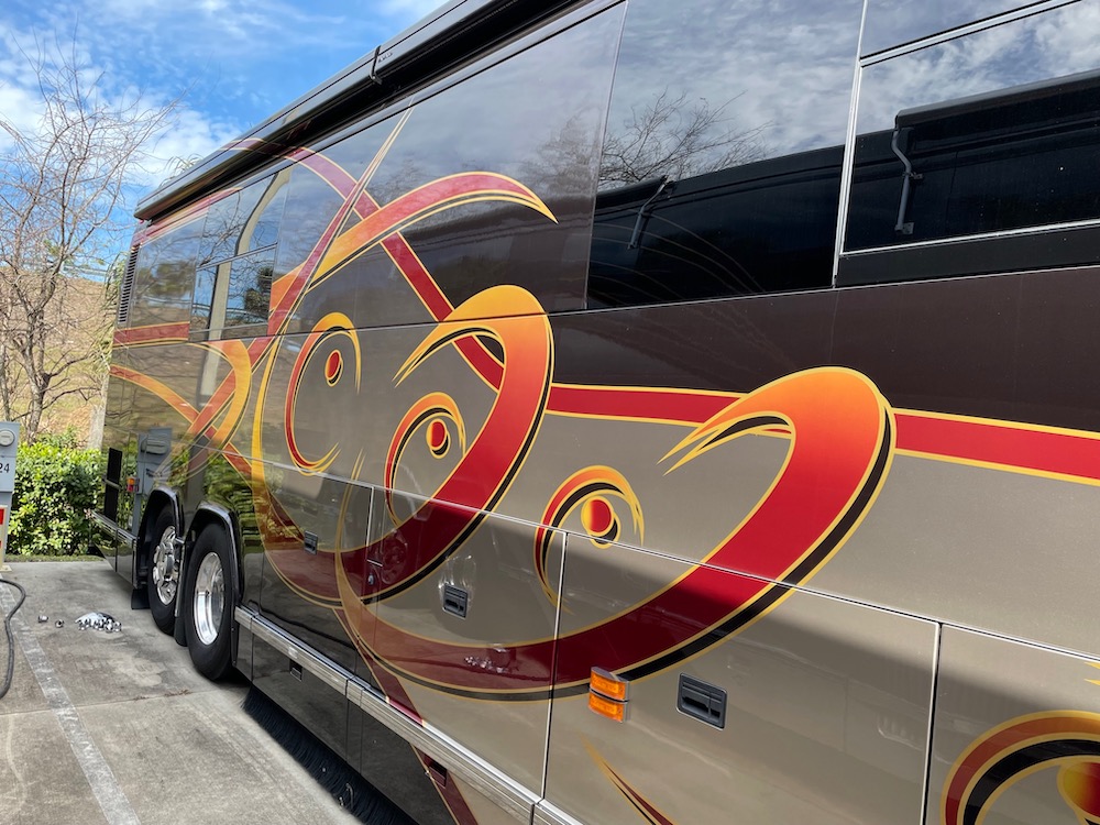 2006 Prevost Featherlite H3-45 For Sale