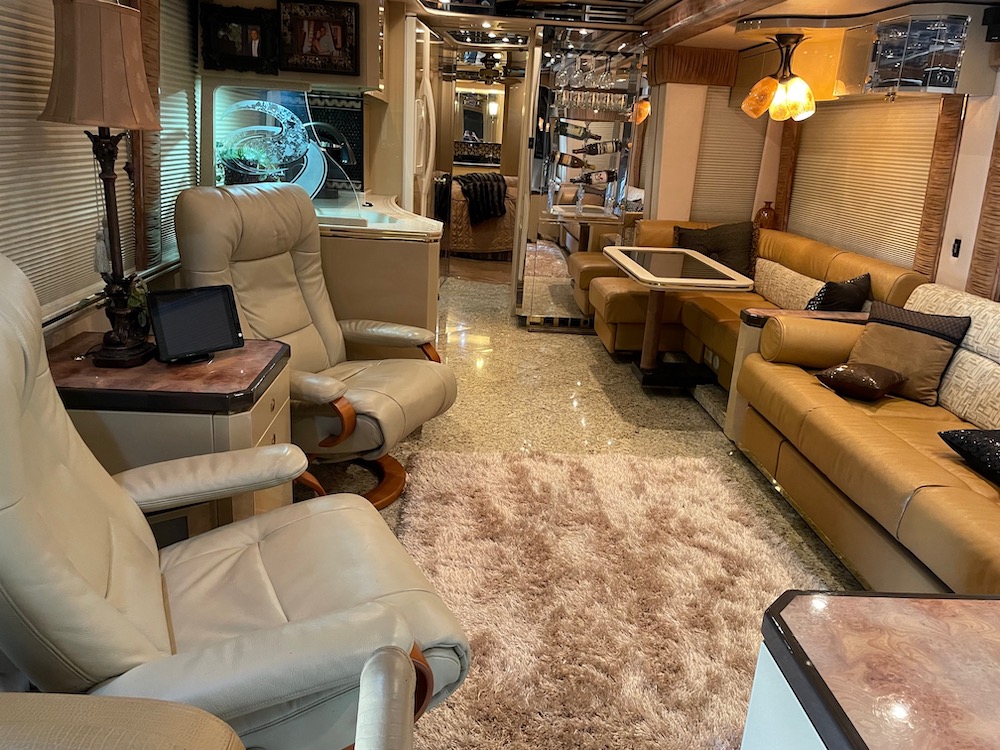 2006 Prevost Featherlite H3-45 For Sale