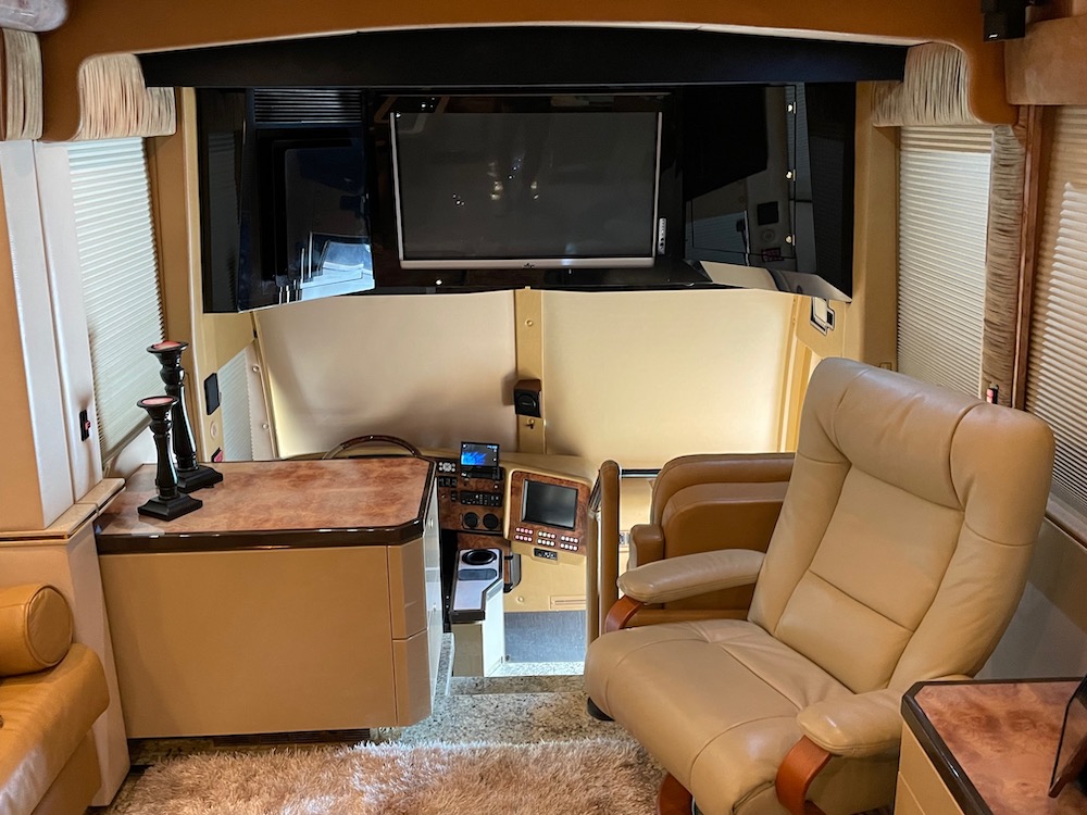 2006 Prevost Featherlite H3-45 For Sale