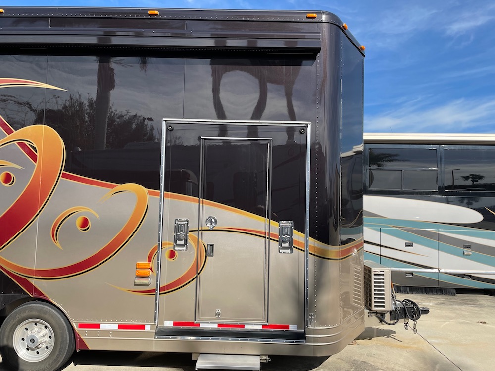 2006 Prevost Featherlite H3-45 For Sale