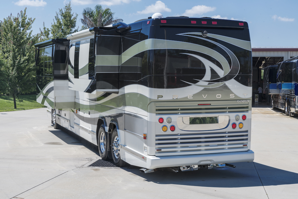 2006 Prevost Featherlite H3-45 For Sale