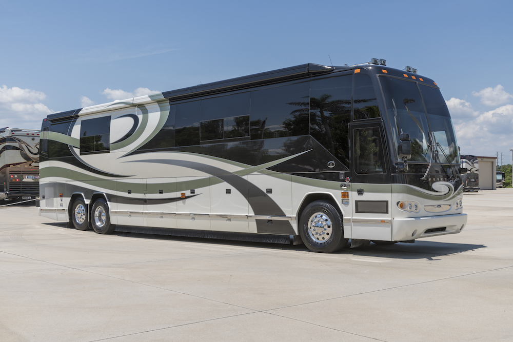 2006 Prevost Featherlite H3-45 For Sale