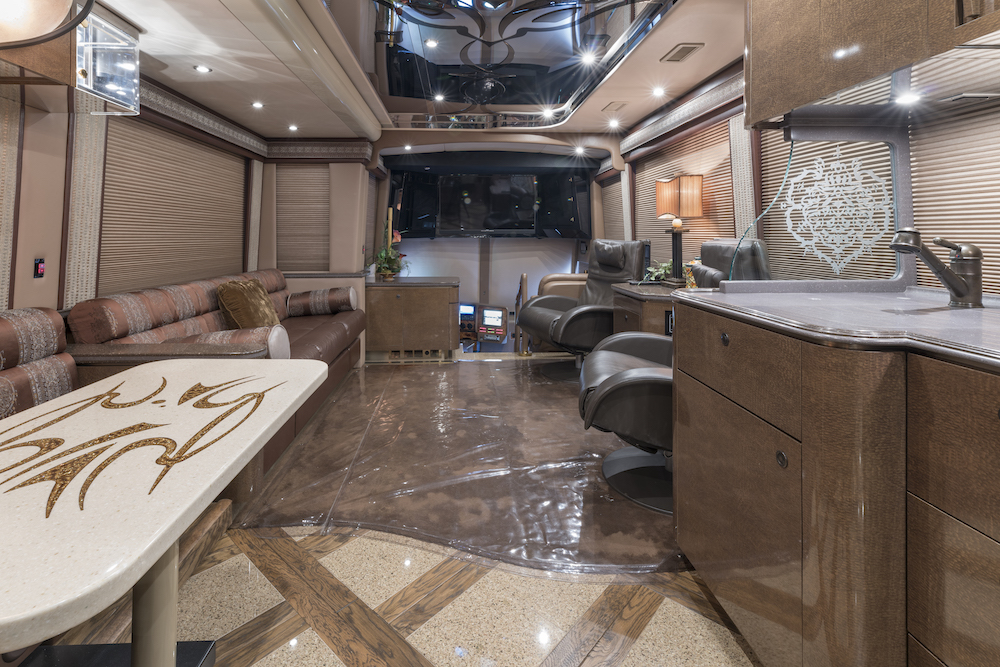 2006 Prevost Featherlite H3-45 For Sale