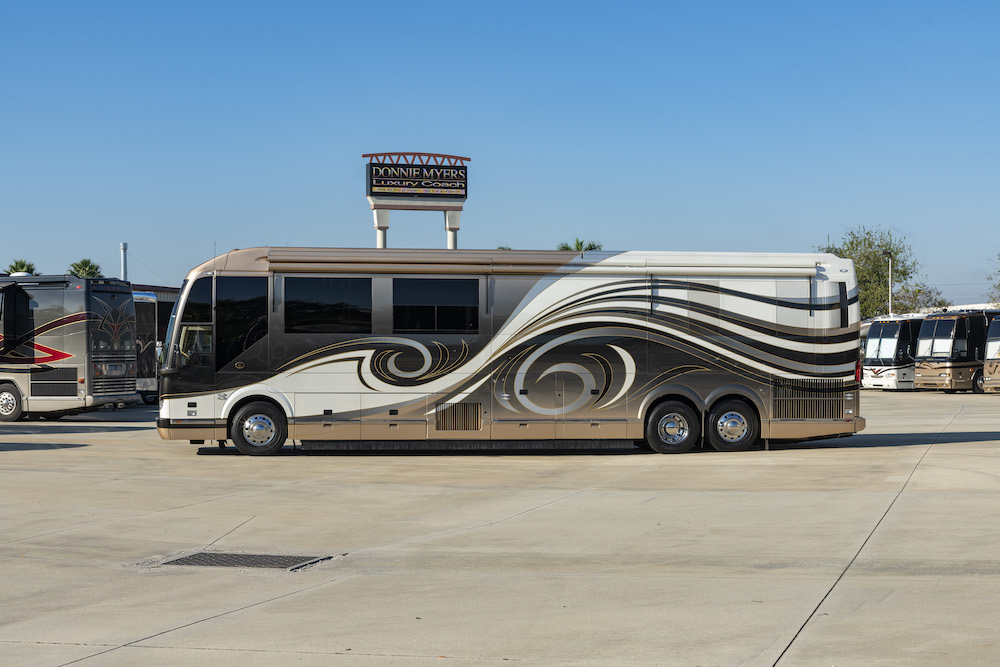 2006 Prevost Featherlite H3-45 For Sale