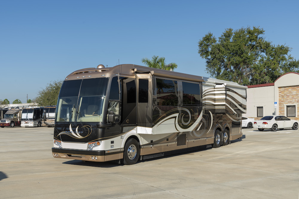 2006 Prevost Featherlite H3-45 For Sale