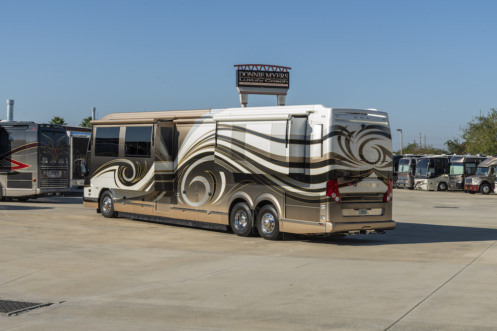 2006 Prevost Featherlite H3-45 For Sale