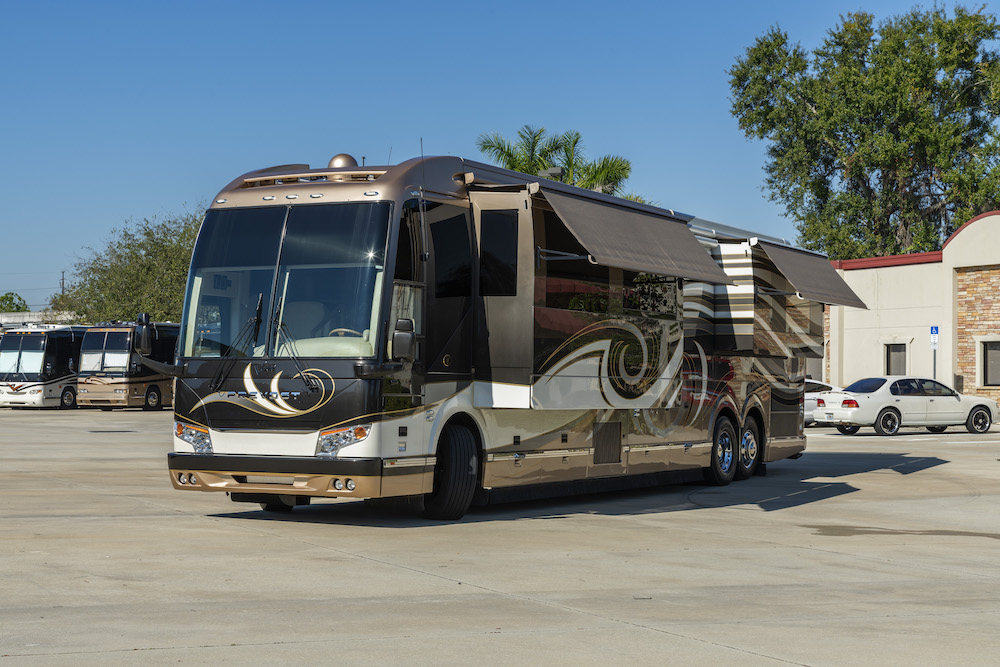 2006 Prevost Featherlite H3-45 For Sale