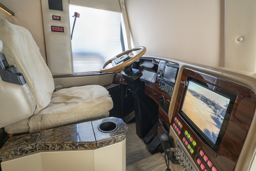 2006 Prevost Featherlite H3-45 For Sale