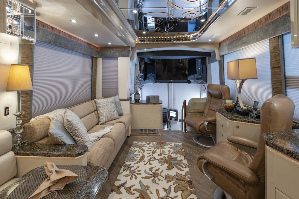 2006 Prevost Featherlite H3-45 For Sale