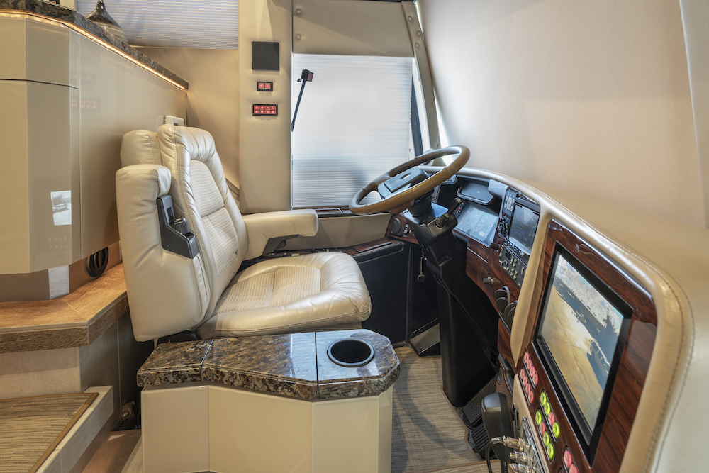 2006 Prevost Featherlite H3-45 For Sale