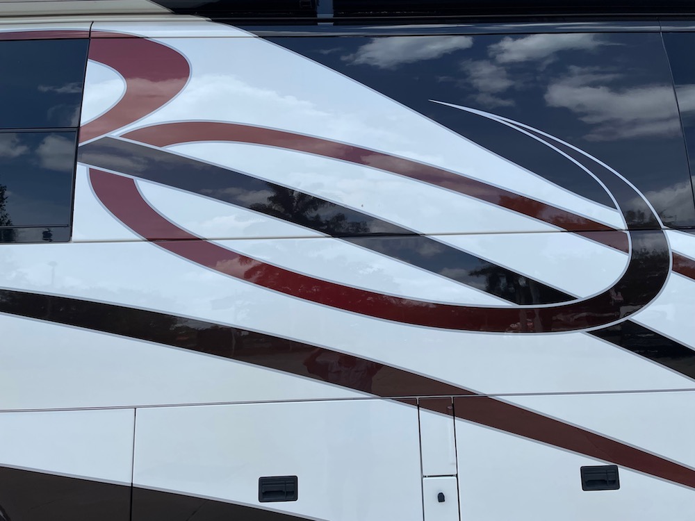 2006 Prevost Featherlite H3-45 For Sale