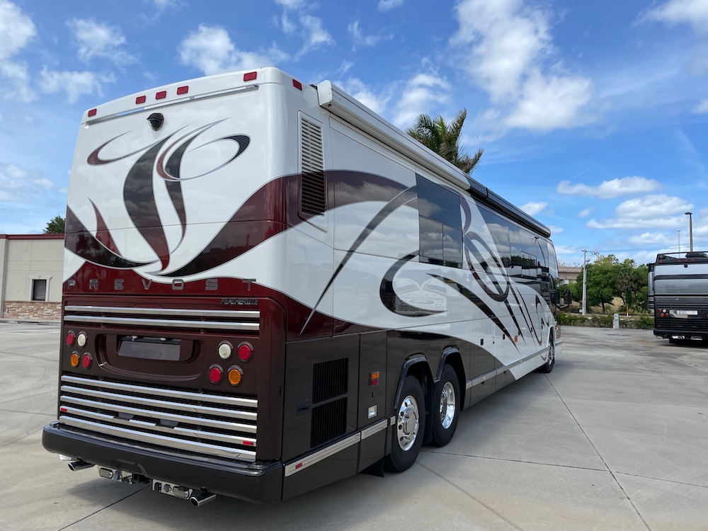 2006 Prevost Featherlite H3-45 For Sale