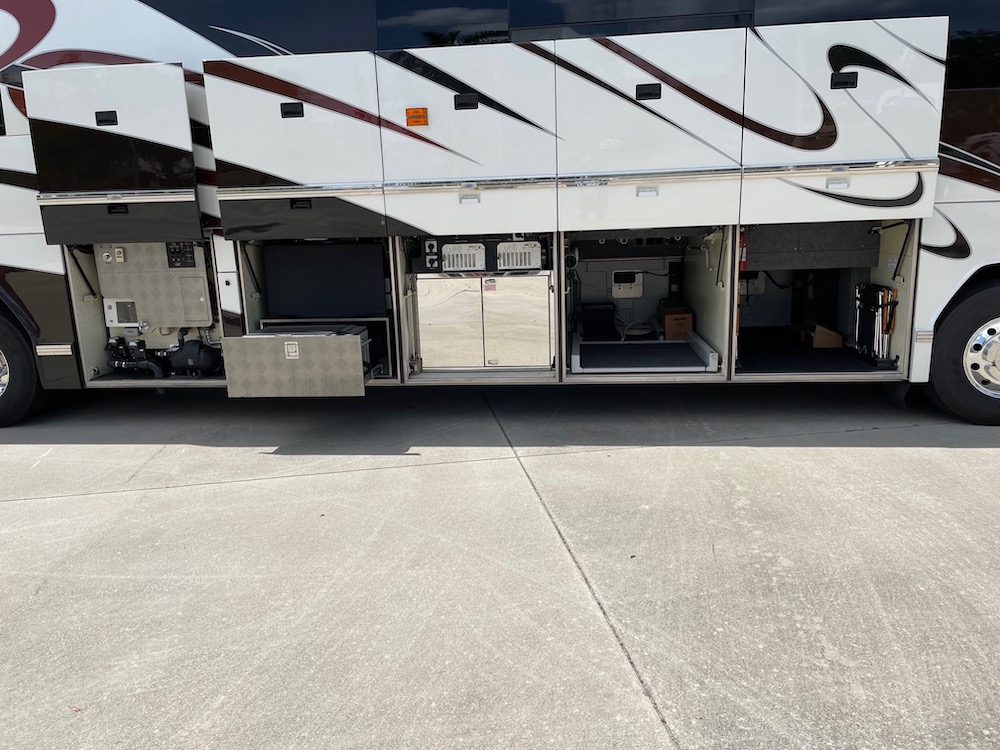 2006 Prevost Featherlite H3-45 For Sale