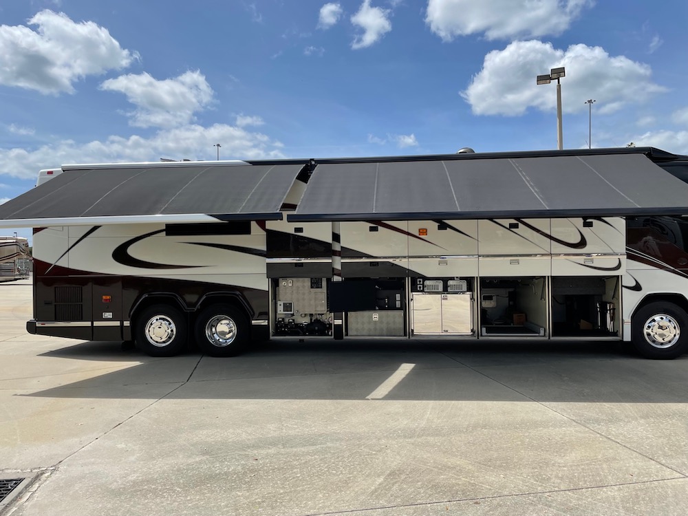 2006 Prevost Featherlite H3-45 For Sale