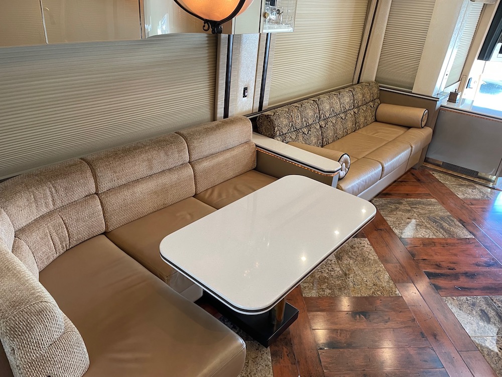 2006 Prevost Featherlite H3-45 For Sale