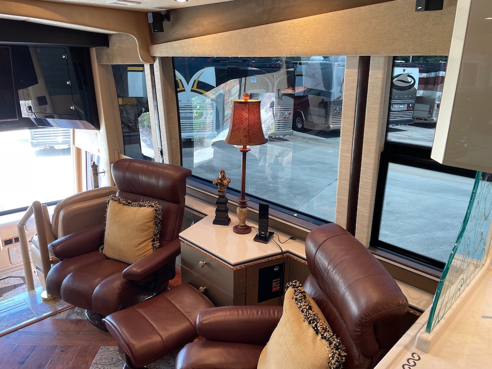 2006 Prevost Featherlite H3-45 For Sale