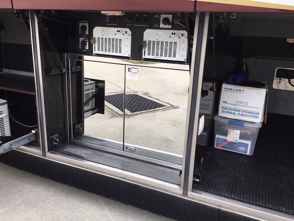 2006 Prevost Featherlite H3-45 For Sale