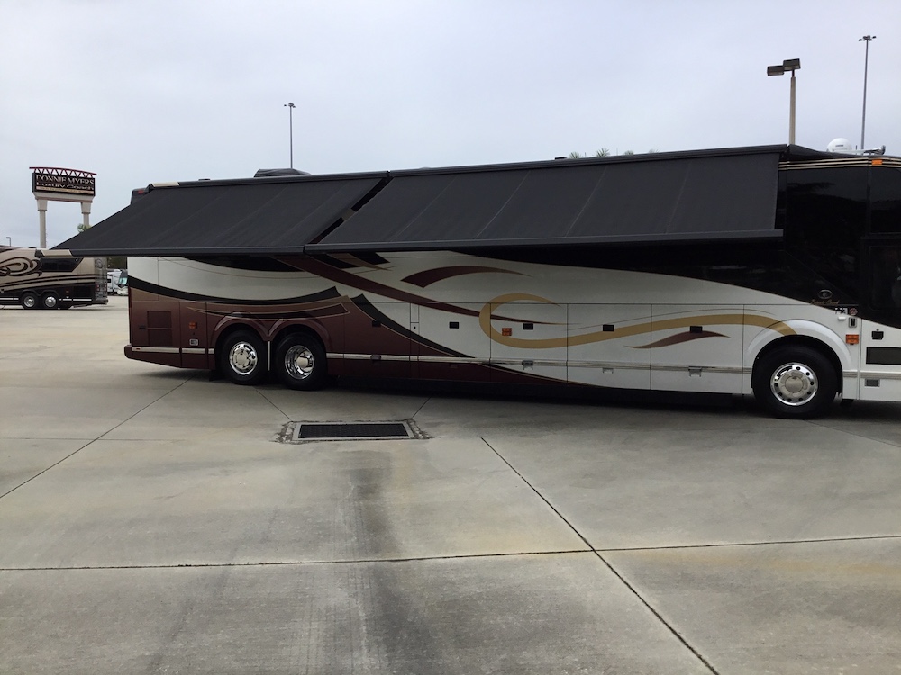 2006 Prevost Featherlite H3-45 For Sale