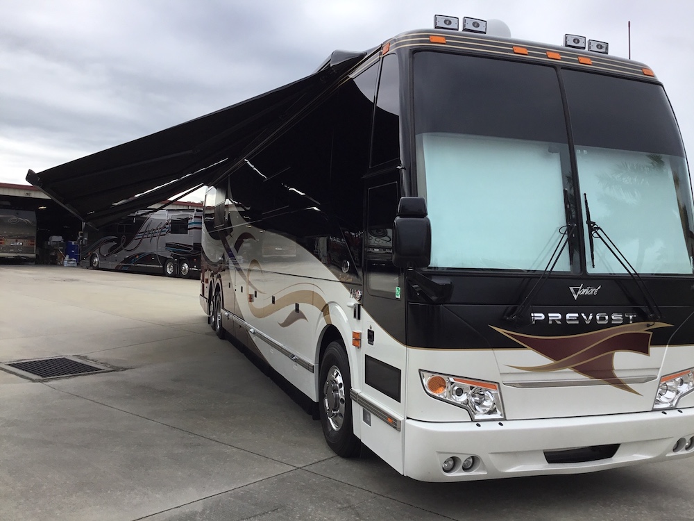 2006 Prevost Featherlite H3-45 For Sale