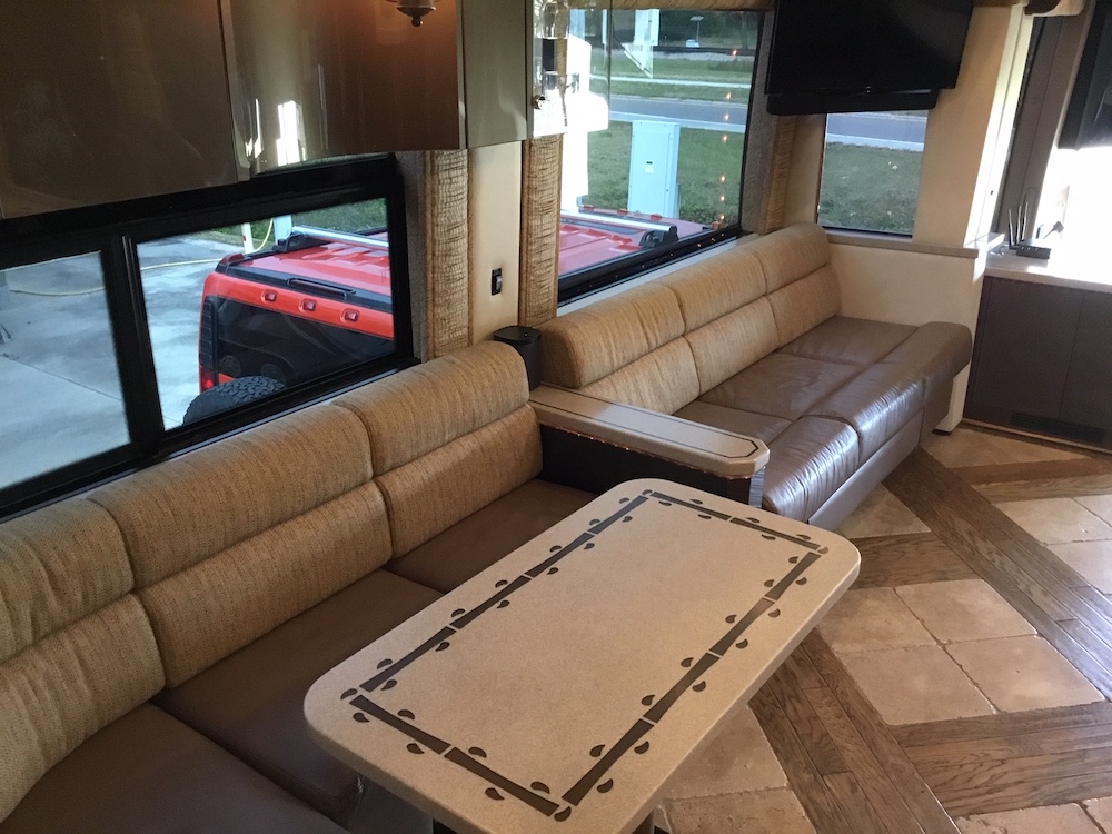 2006 Prevost Featherlite H3-45 For Sale