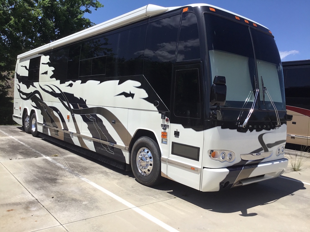 2006 Prevost Featherlite H3-45 For Sale