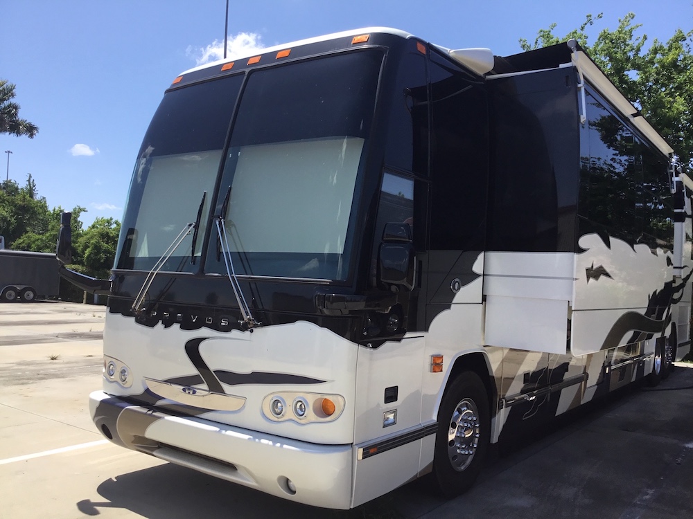 2006 Prevost Featherlite H3-45 For Sale