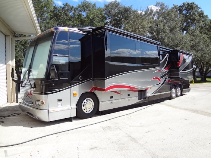 2006 Prevost Featherlite H3-45 For Sale