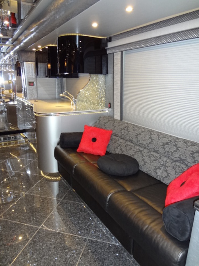 2006 Prevost Featherlite H3-45 For Sale