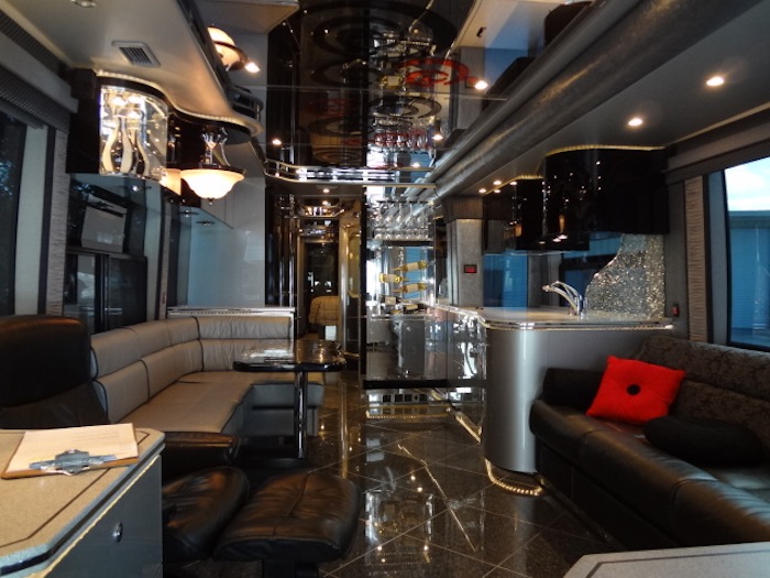 2006 Prevost Featherlite H3-45 For Sale