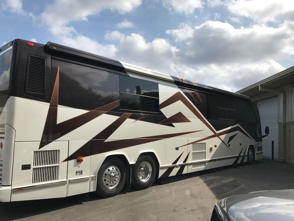 2006 Prevost Featherlite H3-45 For Sale