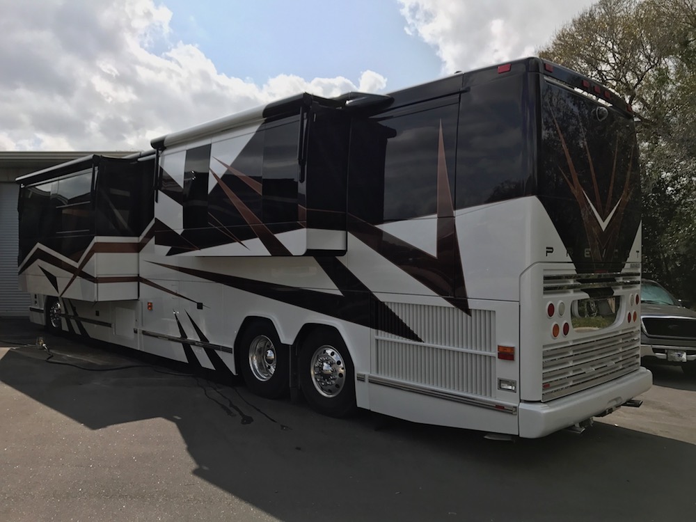 2006 Prevost Featherlite H3-45 For Sale