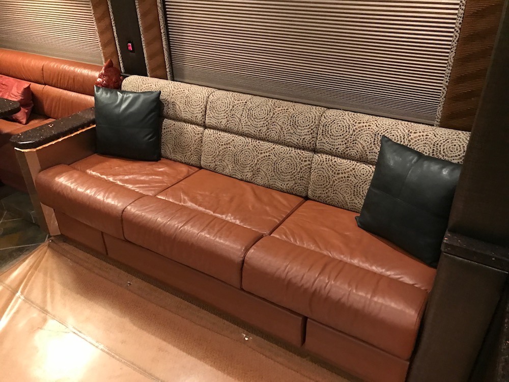 2006 Prevost Featherlite H3-45 For Sale