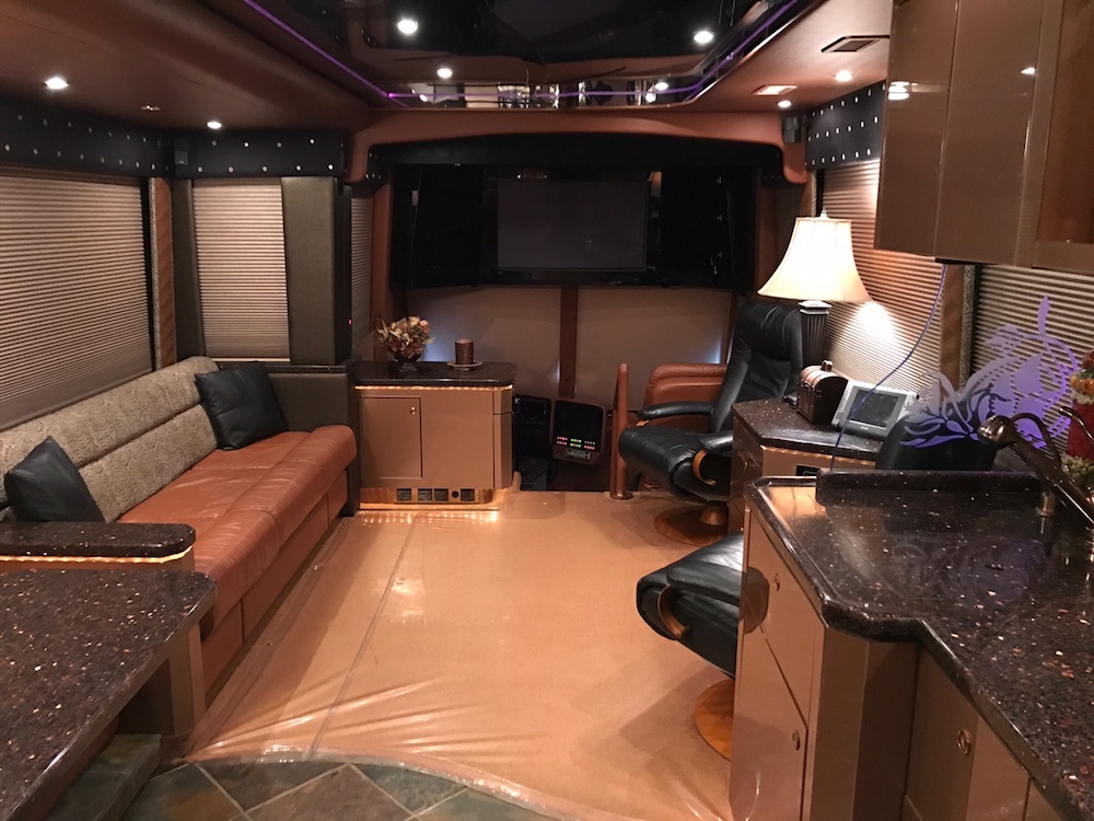 2006 Prevost Featherlite H3-45 For Sale