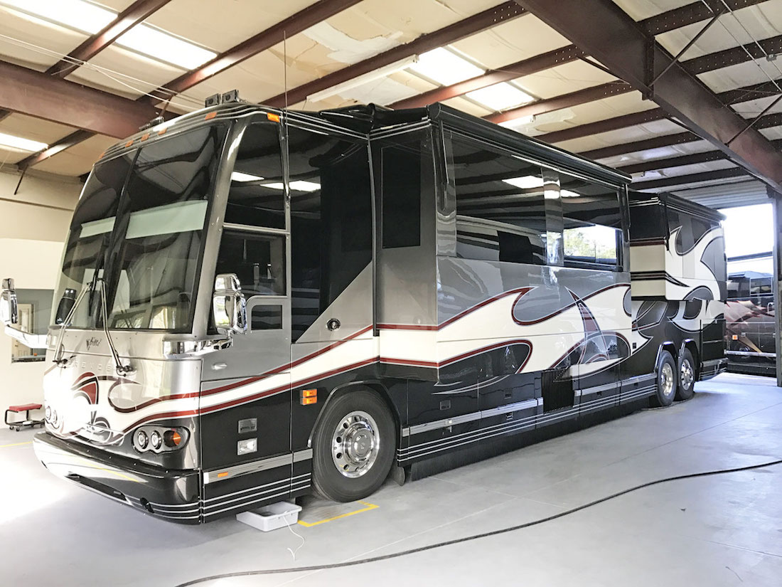 2006 Prevost Feathelite H3-45 For Sale