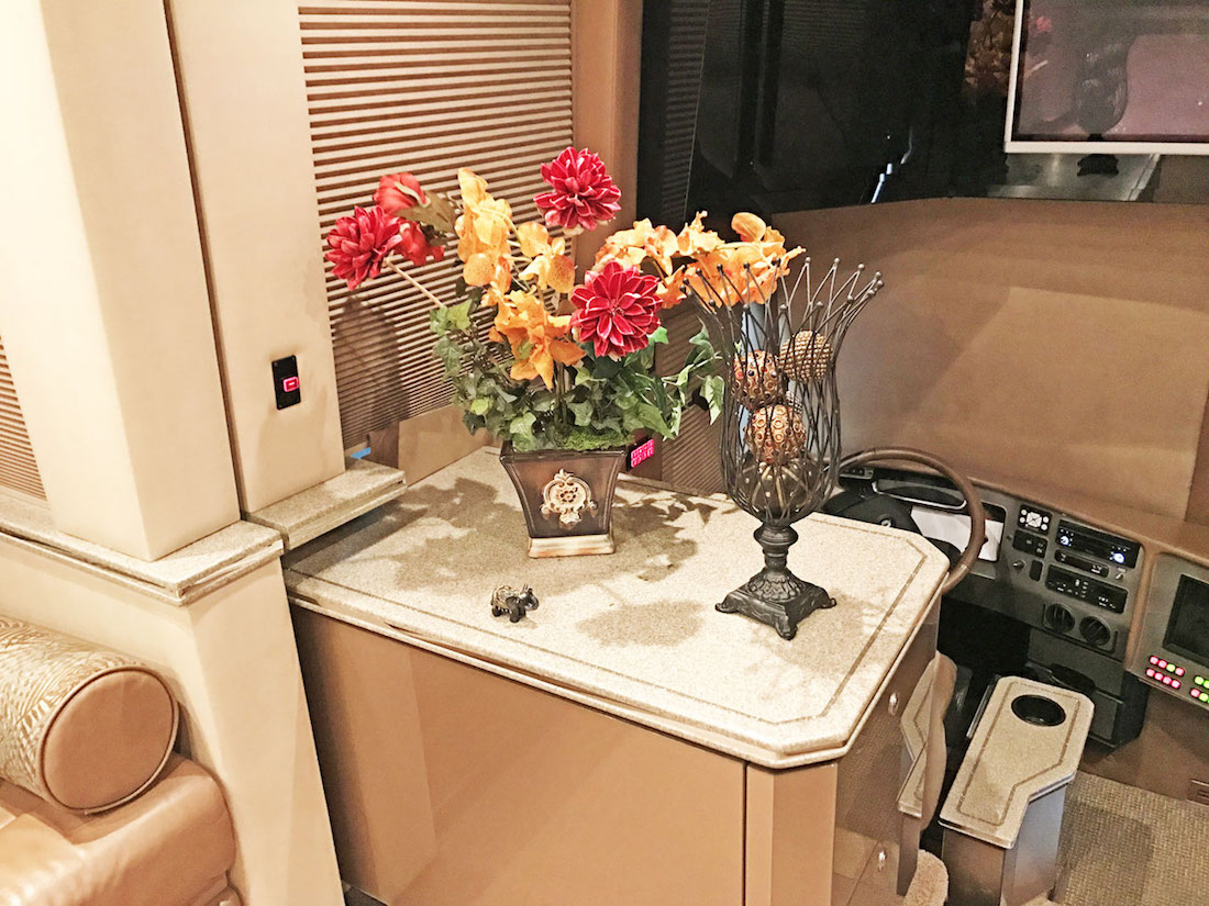 2006 Prevost Feathelite H3-45 For Sale