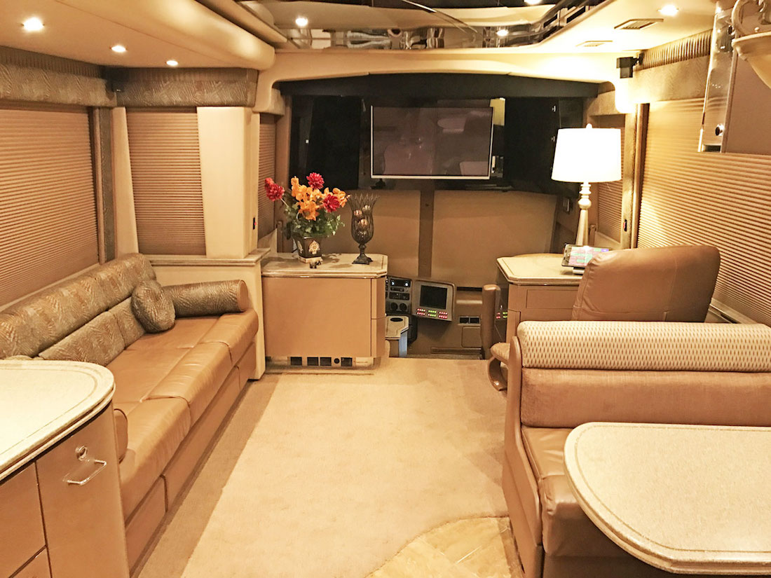 2006 Prevost Feathelite H3-45 For Sale