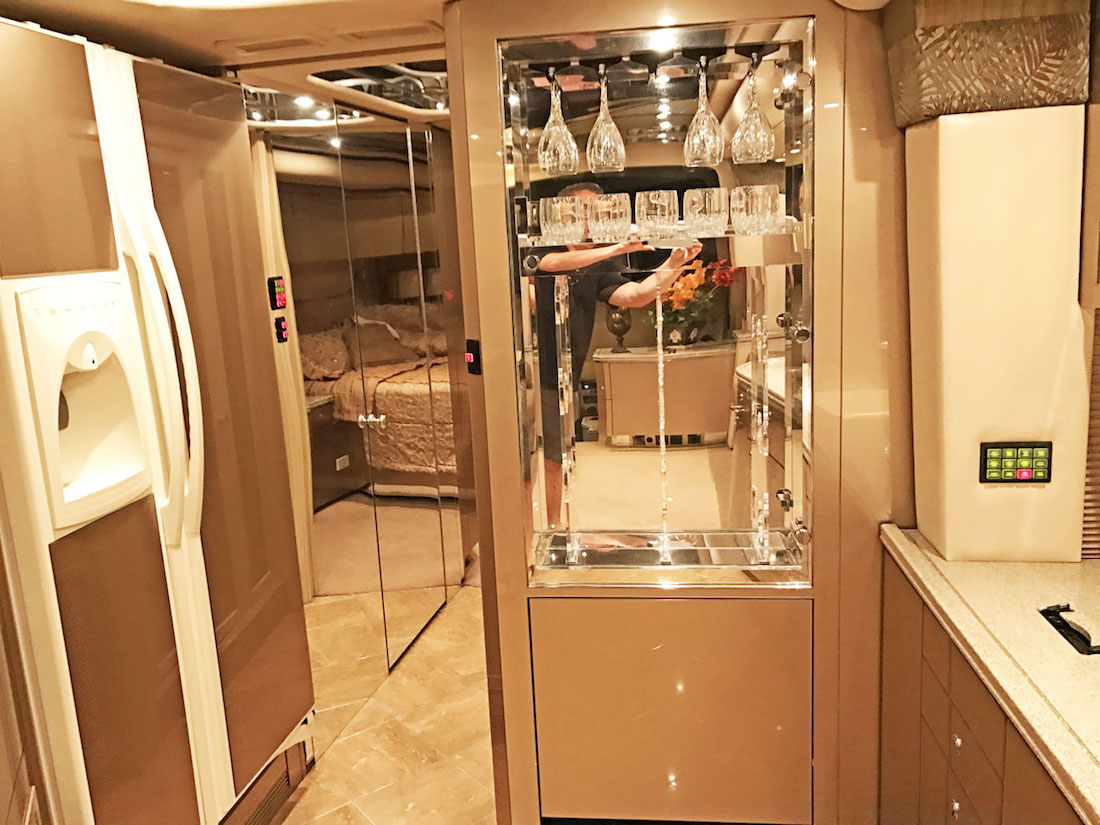 2006 Prevost Feathelite H3-45 For Sale