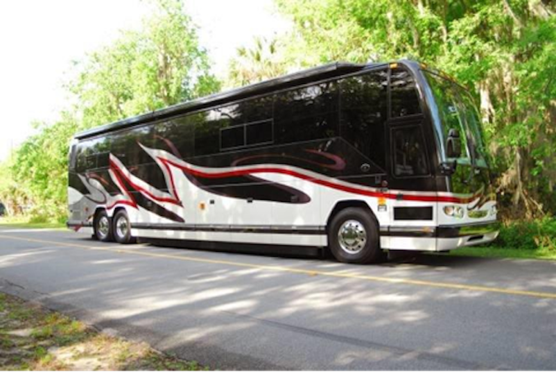 2006 Prevost Featherlite H3-45 For Sale