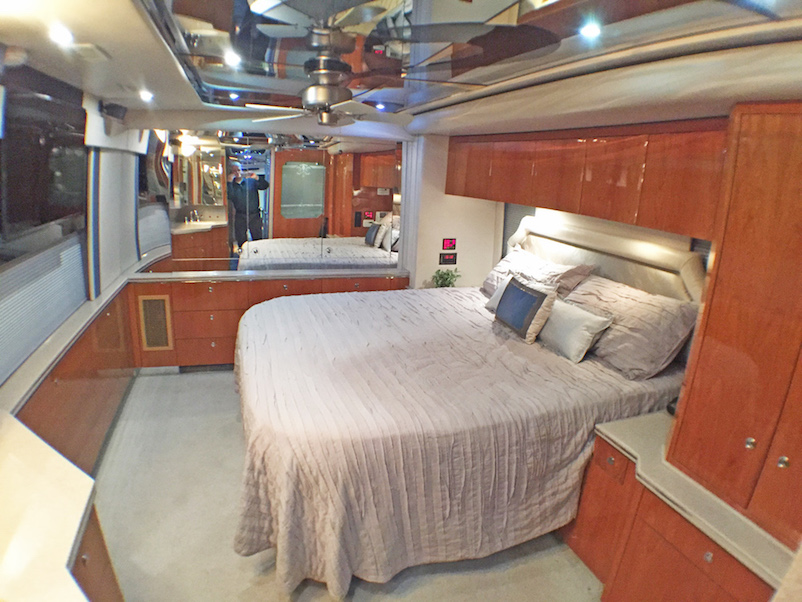 2006 Prevost Featherlite H3-45 For Sale