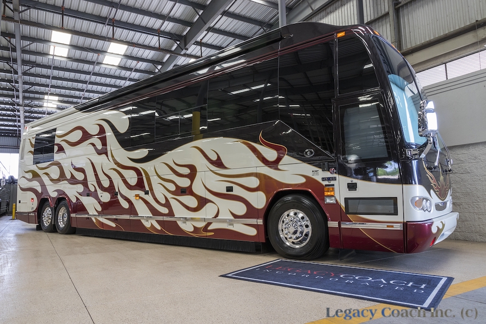 2006 Prevost Featherlite H3-45 For Sale