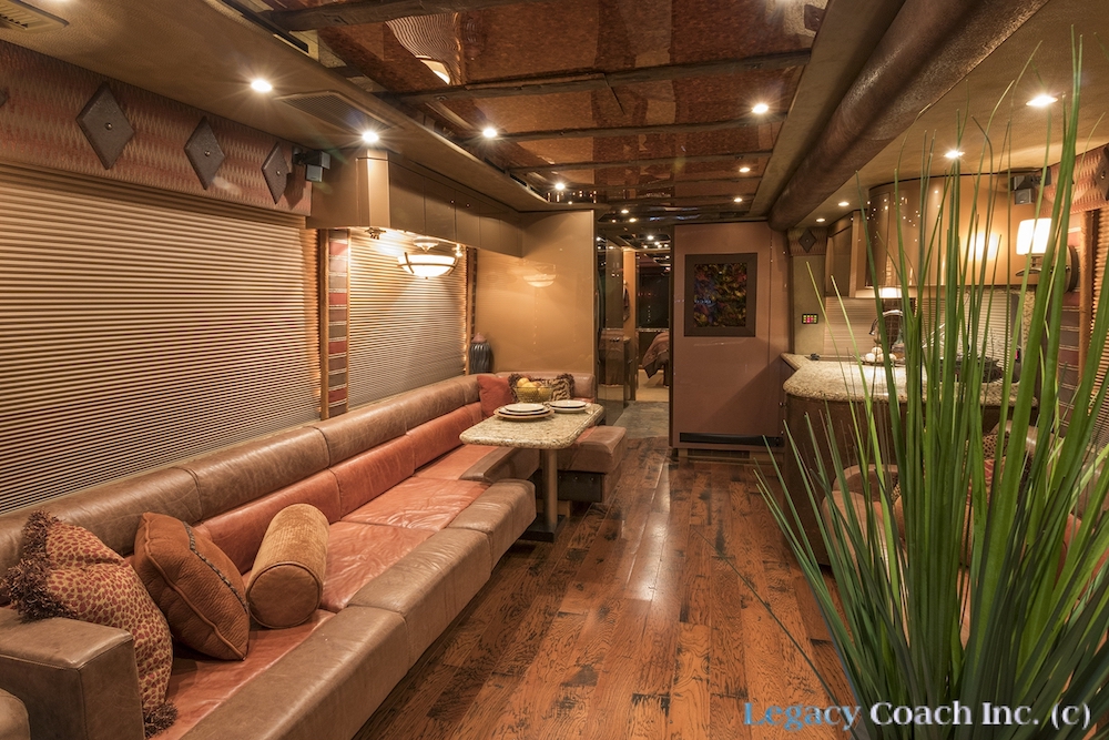 2006 Prevost Featherlite H3-45 For Sale