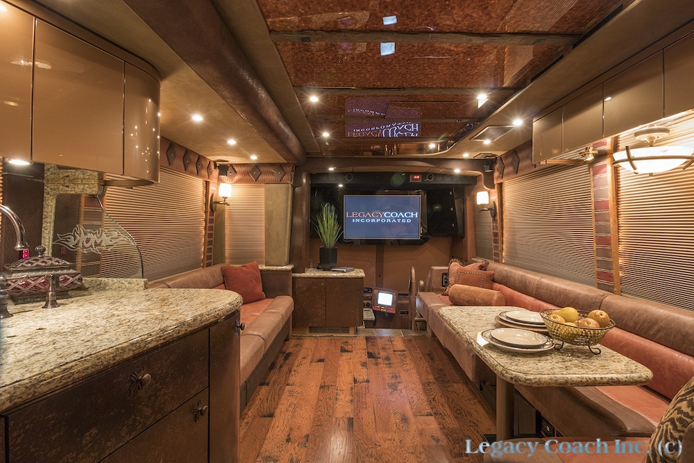 2006 Prevost Featherlite H3-45 For Sale