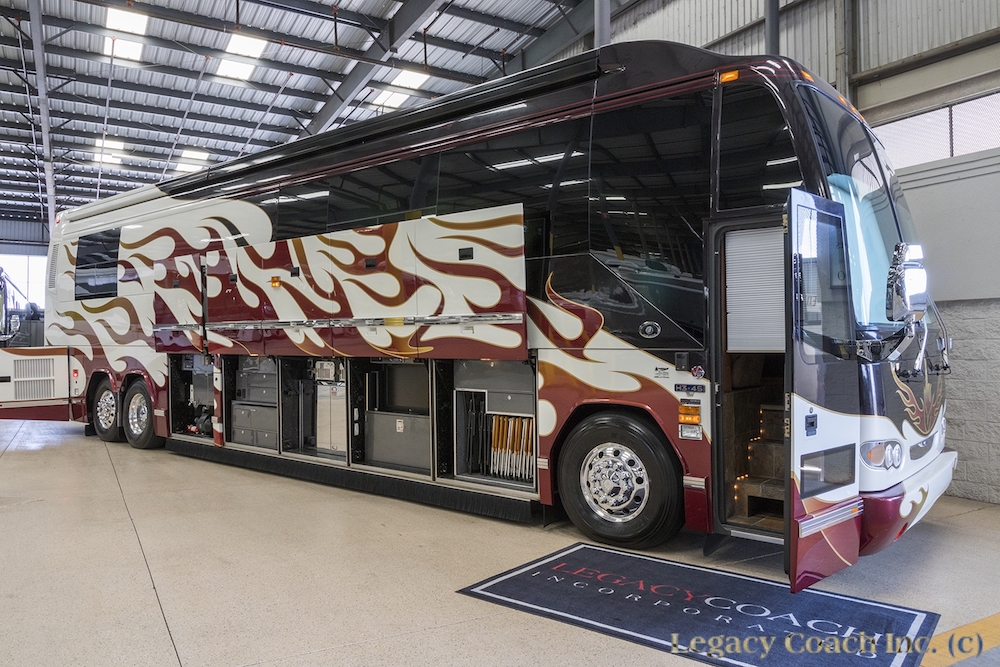 2006 Prevost Featherlite H3-45 For Sale