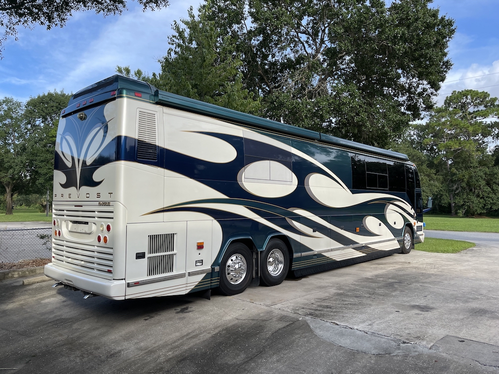 2006 Prevost Featherlite H3-45 For Sale