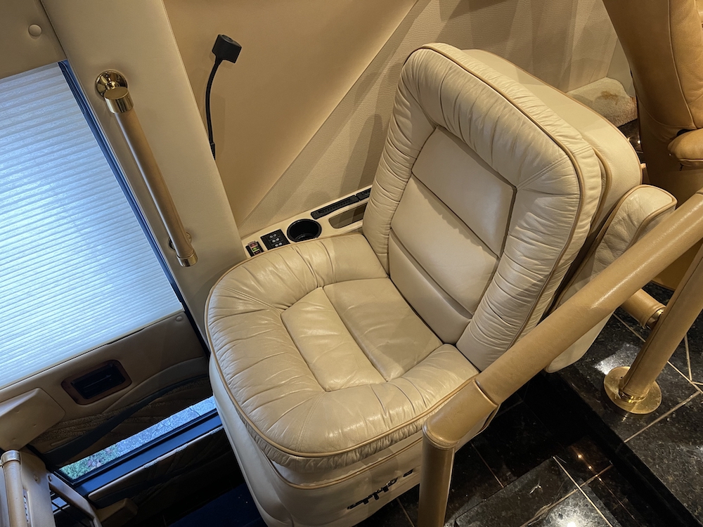 2006 Prevost Featherlite H3-45 For Sale